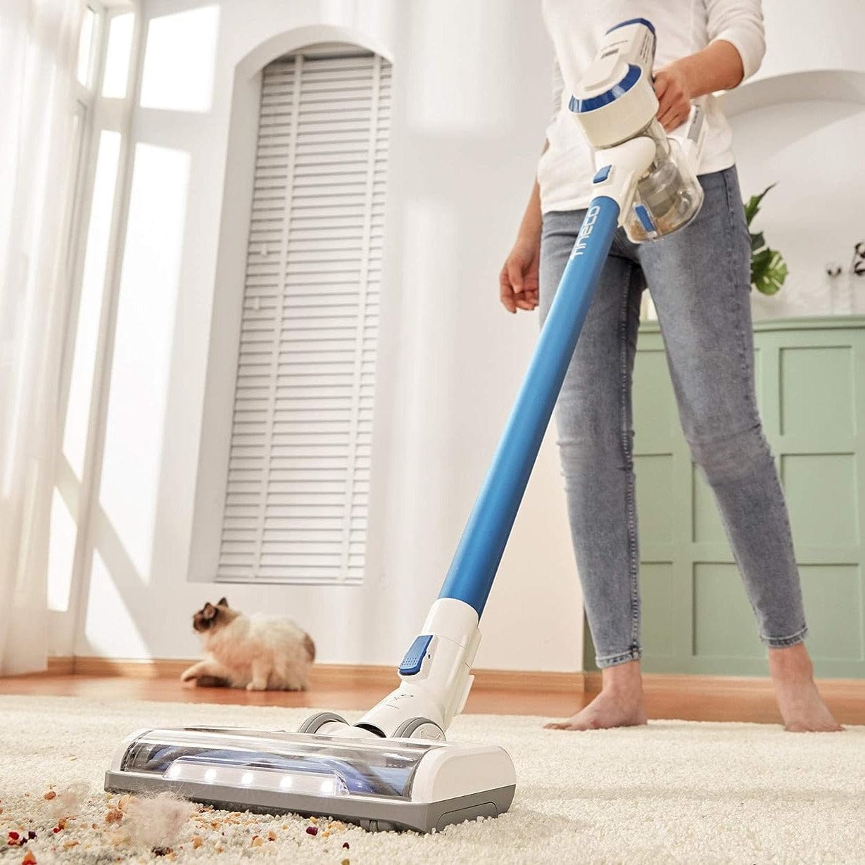 CORDLESS VACUUM CLEANER